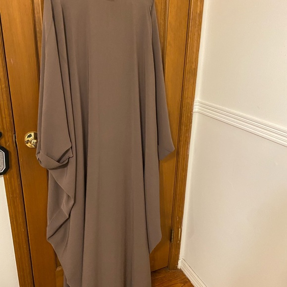 Safia the Label Malika Abaya in dusty rose - Picture 11 of 13